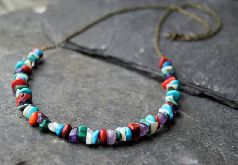 Multi-Edelstein Nuggets Bronzene Kette Unterschiedliche Farben Und Formen Heilsteine Accessoire Für Sie Ihn von PerlentanzBerlin