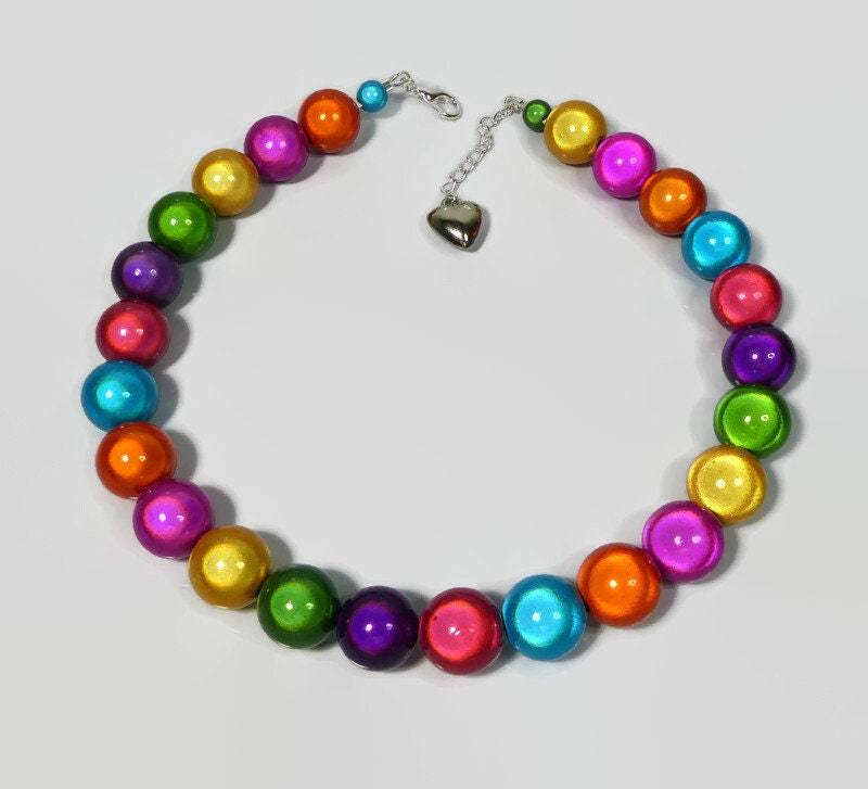 Helle Bunte Miracle Statement Halskette Klobiger Festival Schmuck, Mehrfarbiges Großes Bead Fun Geschenk, Reflektierendes Leuchten Im Licht von PerlesMagiquesDevon