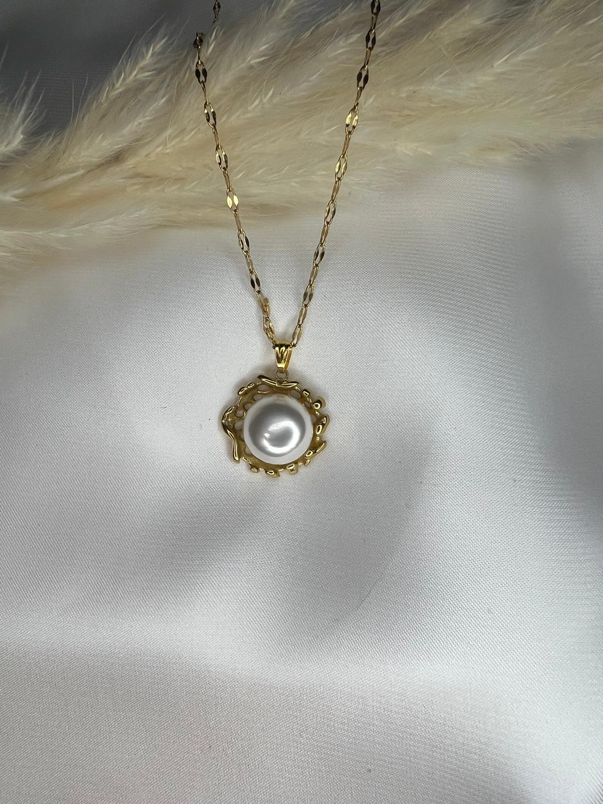 Halskette Mit Perle in Gold/Edelstahl 18K Vergoldet Wasserfest Halskette Mit Perle in Gold/Edelstahl 18K Vergoldet Wasserfest von PerlglanzEU
