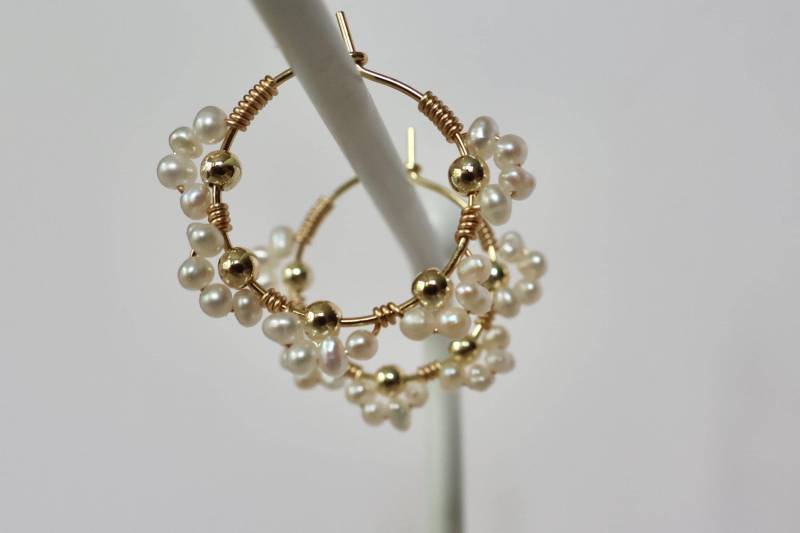 Creolen Mit Süßwasserperlen Aus Edelstahl - Gold Oder Silber Handgemachte Boho Ohrringe Perlen Schmuck/Pearl Hoop Earrings von Perllotti