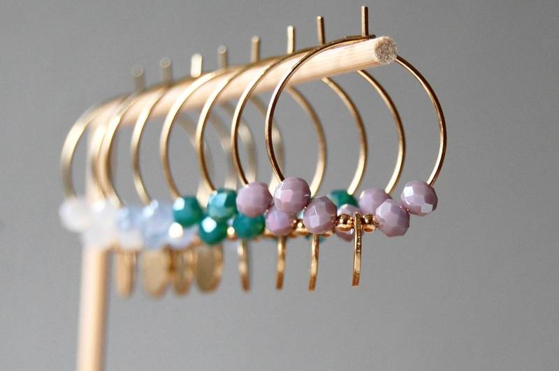 Dünne Creolen Mit Perlen von Perllotti