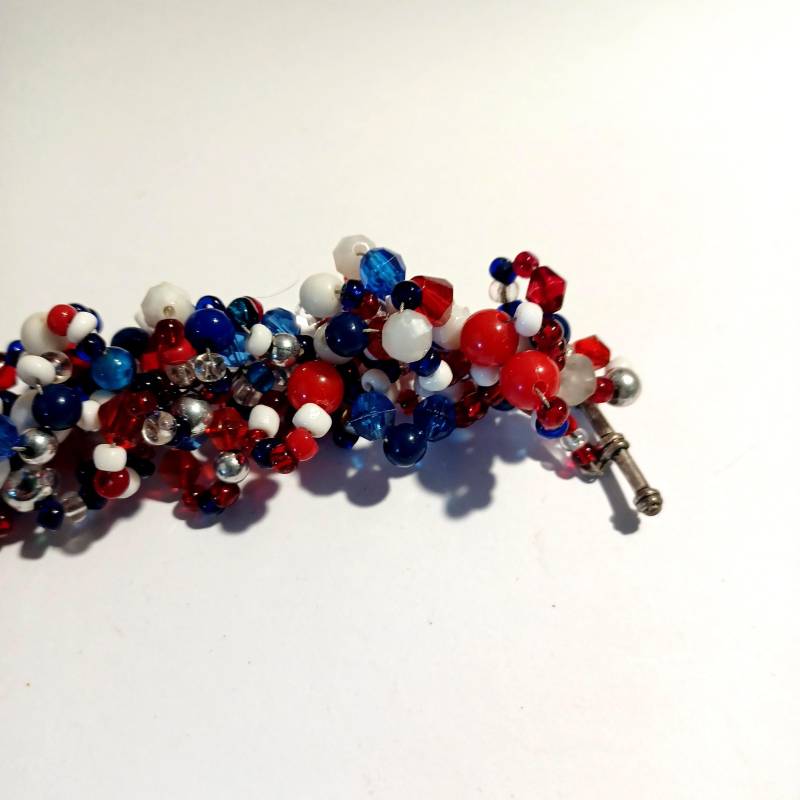 Multi Bead Rot, Weiß Und Blau Armband Multi Bead Rot, Weiß Und Blau Armband von PerpetualThingsUS