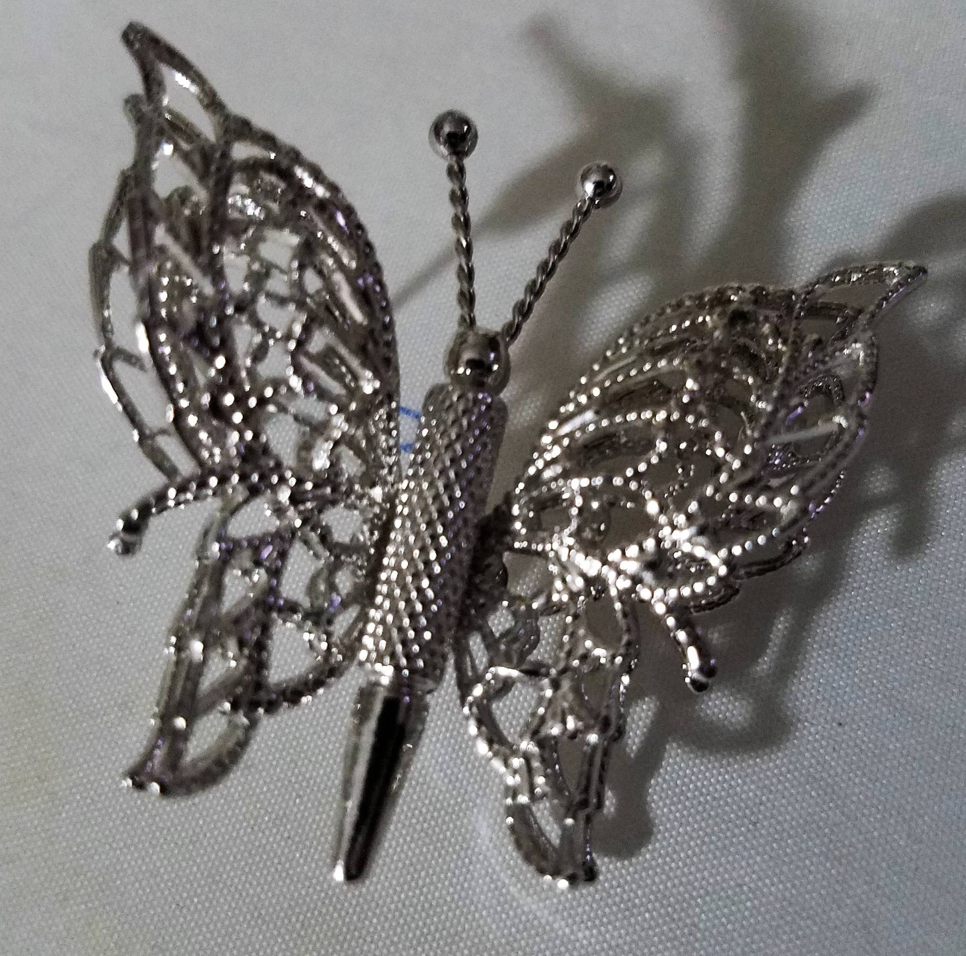Vintage Filigree Monet Silber Ton Schmetterling Brosche Signiert Vintage Filigree Monet Silber Ton Schmetterling Brosche Signiert von PerpetualThingsUS