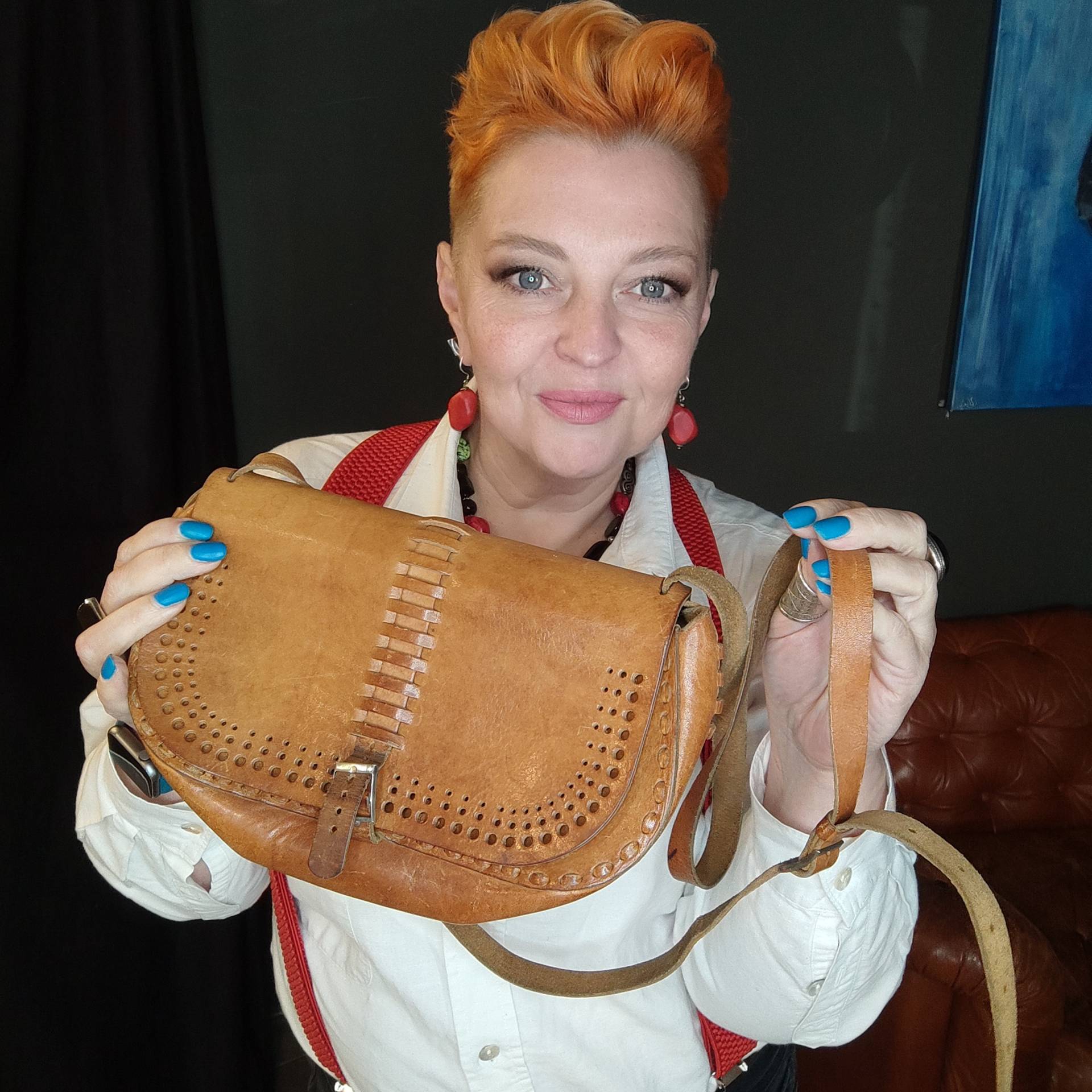 Vintage Schultertasche Aus Punziertem Leder 1970Er Jahre Handarbeit von Persikeliz