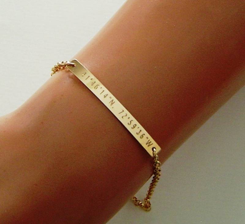 Gold Bar Armband, Koordinaten Armband, Gps Längengrad Armband, Personalisierte Bar, Personalisierter Name, Graviertes Datum Armband von PersonalandDesign