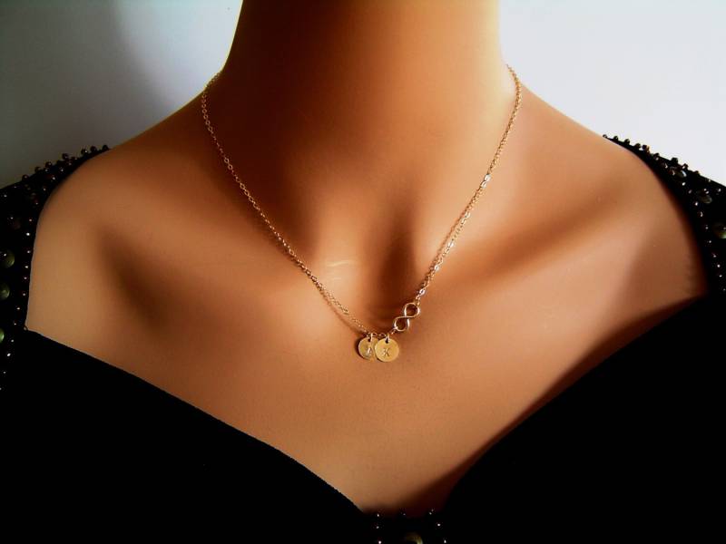 Gold Disc Halskette, Gold Unendlichkeit Halskette, Initial Monogramm Gold Personalisierte Halskette Beste Freundin Frau Brautjungfern Mutter Schmuck von PersonalandDesign