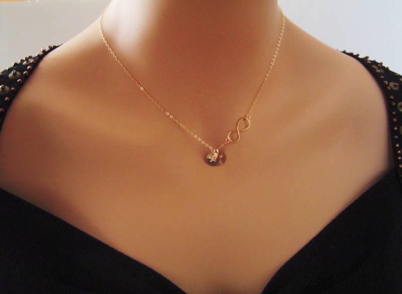 Gold Disc Halskette, Gold Unendlichkeit Halskette, Initial Monogramm Gold Personalisierte Halskette Beste Freundin Frau Brautjungfern Mutter von PersonalandDesign