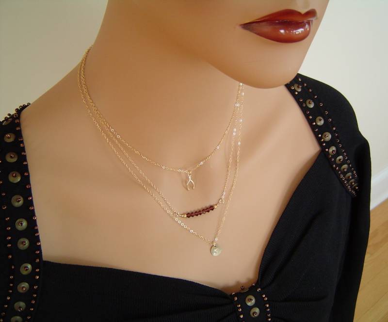 Gold Disc Halskette/Personalisiertes Wunschknochen Layering Set Personalisierte Geburtsstein Zarte Halsketten Mit Initial von PersonalandDesign