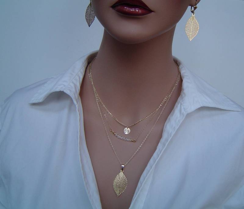 Personalisierte Blatt Charm Layering Halskette Und Ohrringe Set/Geburtsstein Gold Disc Zarte von PersonalandDesign