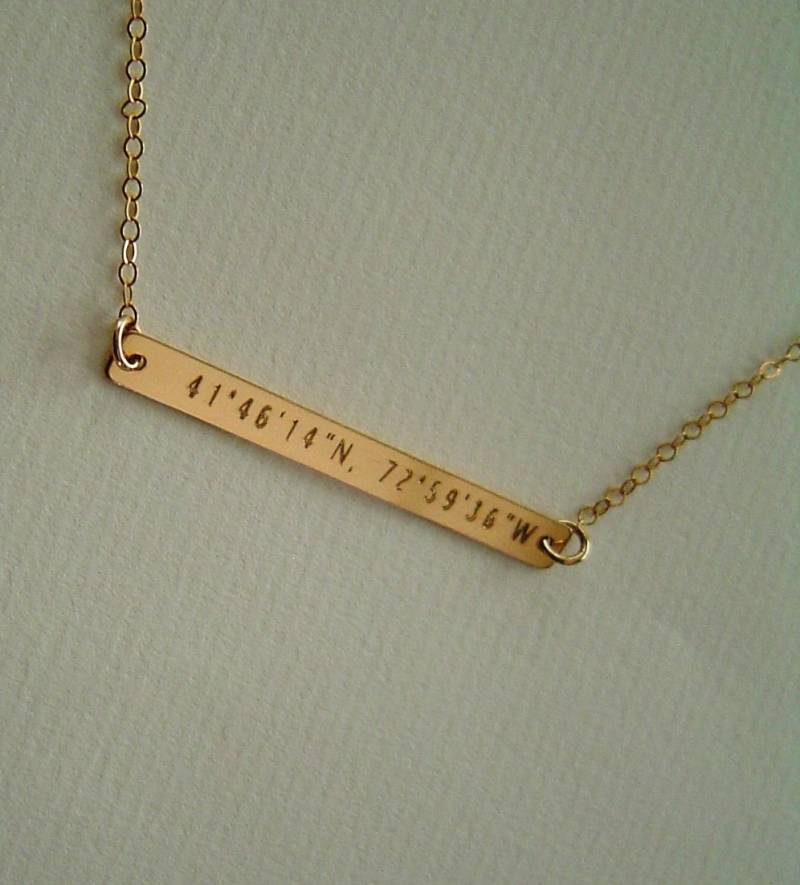 Personalisierte Lange Gold Skinny Bar Halskette, Koordinaten Länge Gps Gravur Namen Silber Halskette von PersonalandDesign