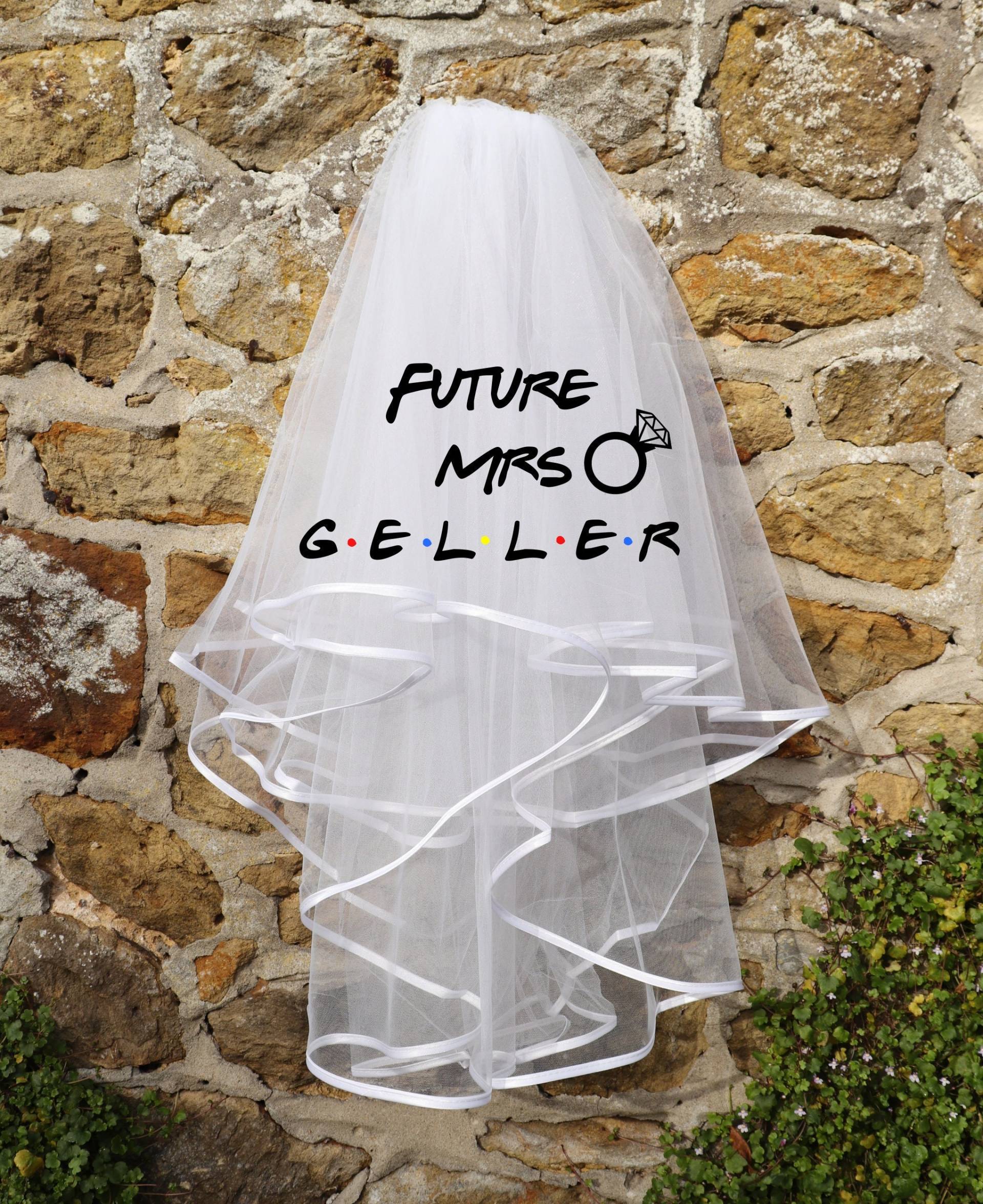 Atemberaubende Freunde Inspiriert Personalisierte Schleier | Hen Party Do Junggesellinnenabschied Freunde Geschenk Brautparty Atemberaubende Freunde Inspiriert Personalisierte Schleier | Hen Party Do Junggesellinnenabschied Freunde Geschenk Brautparty von PersonalisedVeil