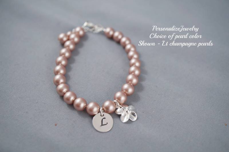 Mädchen Armband | Initial Schmuck Mit Blumen Charm Perlenarmband Swarovski Sterling Silber Blumenmädchen Geschenk Kinder von PersonalizeJewelry