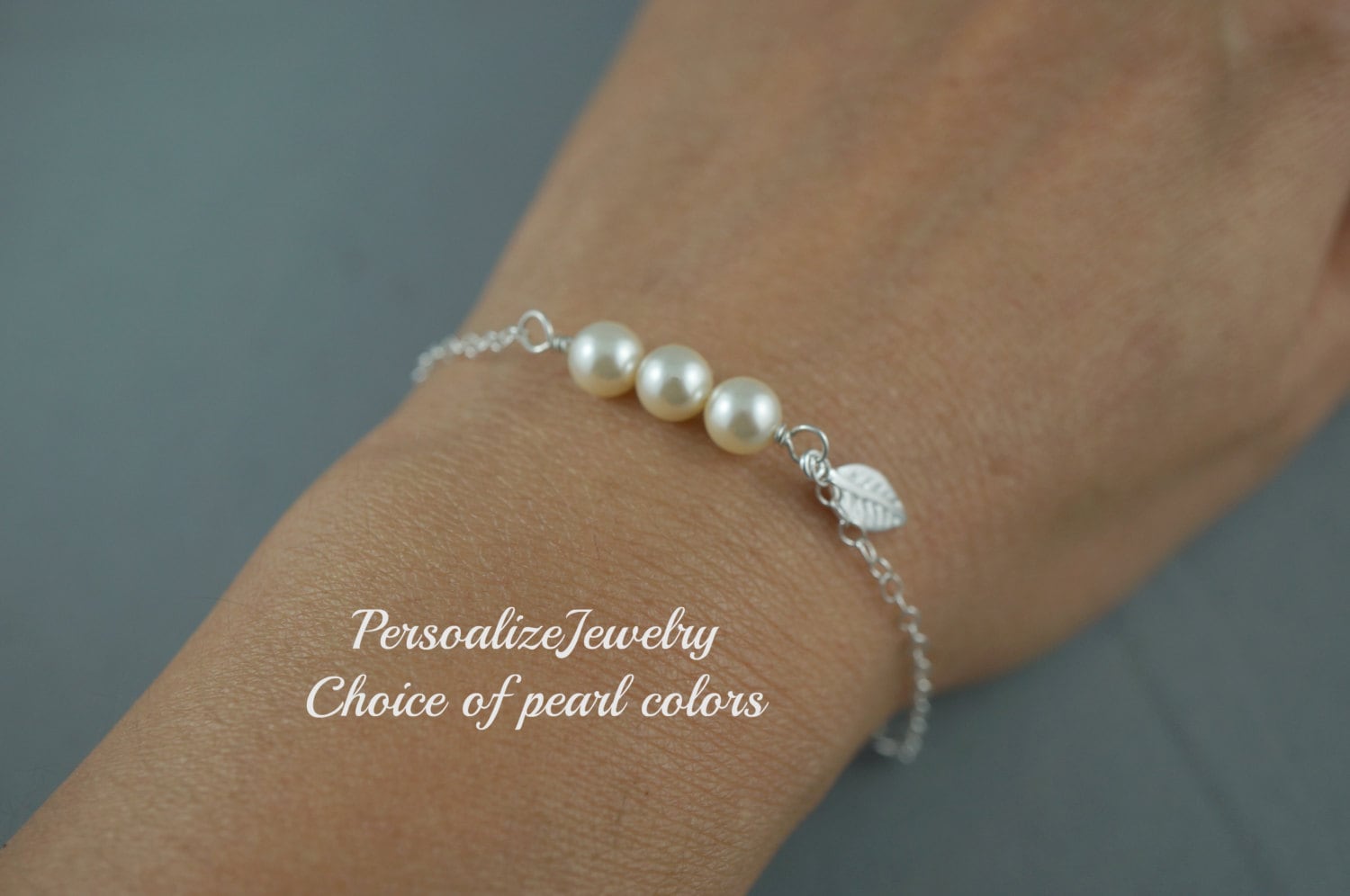 sterling Silber Zarte Blatt Charm Armband | Schlichter Schmuck Für Hochzeit Im Herbst Brautjungfer Geschenk Perle in Reihe Braut Party von PersonalizeJewelry