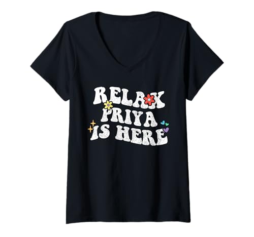 Damen Retro Groovy Relax PRIYA Is Here Lustiger Muttertagsname T-Shirt mit V-Ausschnitt von Personalized First Name outfit For Women