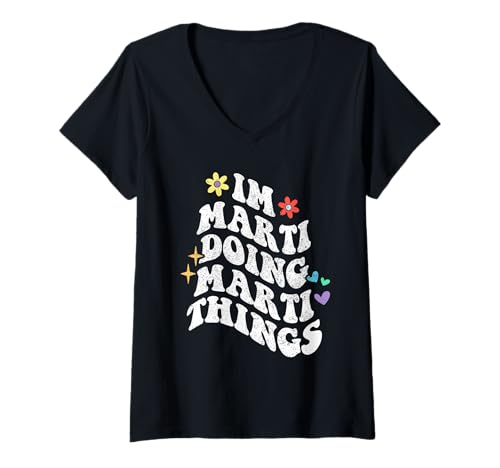 Damen Retro Groovy Im Marti Doing Marti Things Lustiger Muttertag T-Shirt mit V-Ausschnitt von Personalized Name Mothers Day outfit For Women