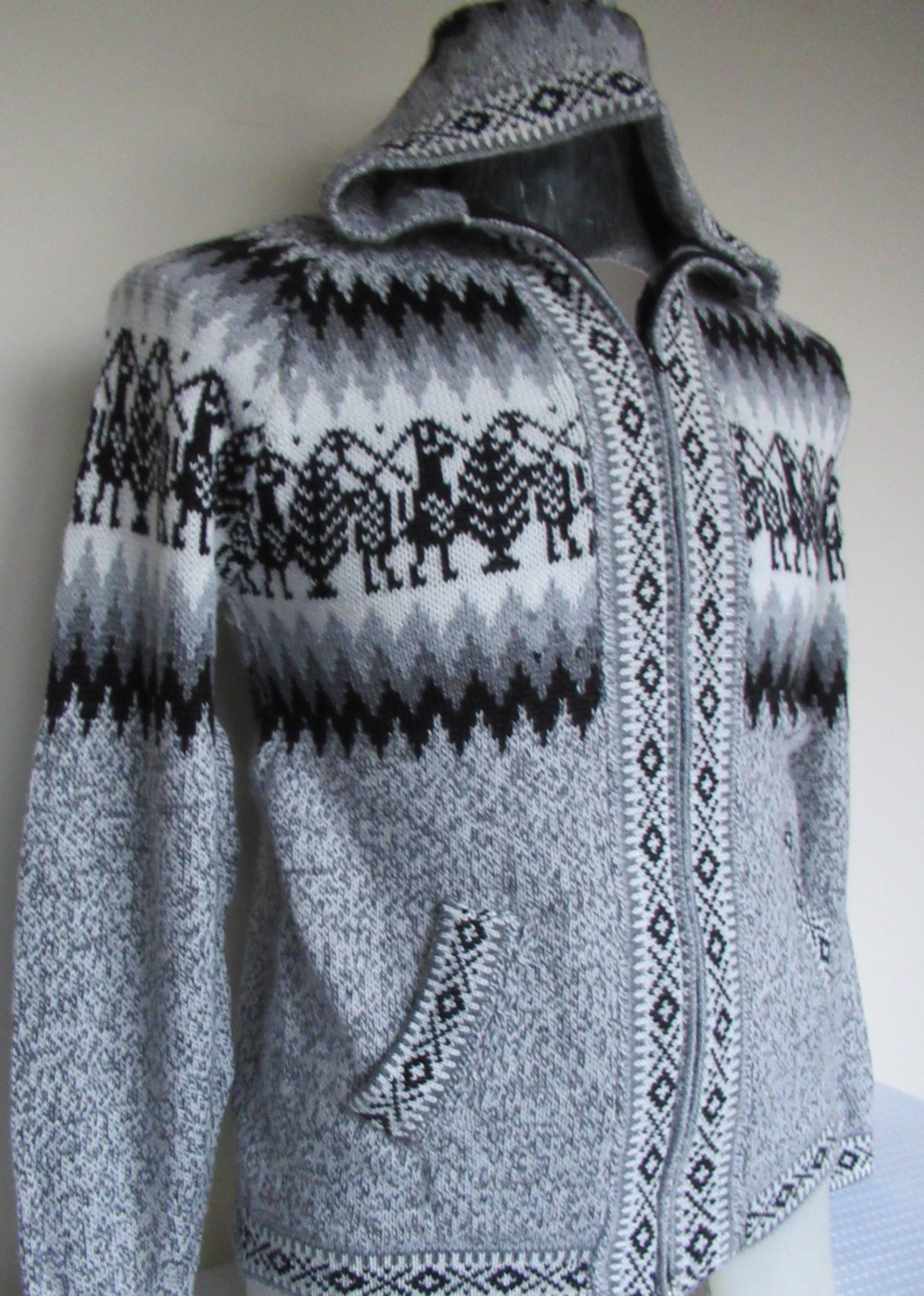 Männer Kapuzenpullover Small. Unisex Pullover Aus Peru Mit Lama Design. Alpaka-Mischung Strickjacke Reißverschluss Jacke Männer Kapuzenpullover Small. Unisex Pullover Aus Peru Mit Lama Design. Alpaka-Mischung Strickjacke Reißverschluss Jacke von PeruBonito