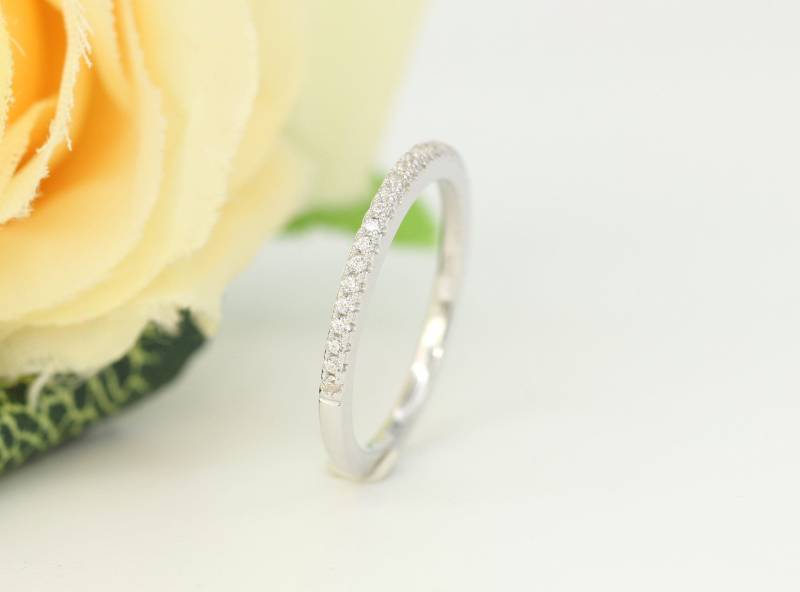 1.6 Mm Sterling Silber, Eternity Ring, Halbe Band, Verlobungsring, Hochzeitsring, Dünne Cz Ringschiene, Micro Pflastern, Passender Bandring von PescaraJewelry
