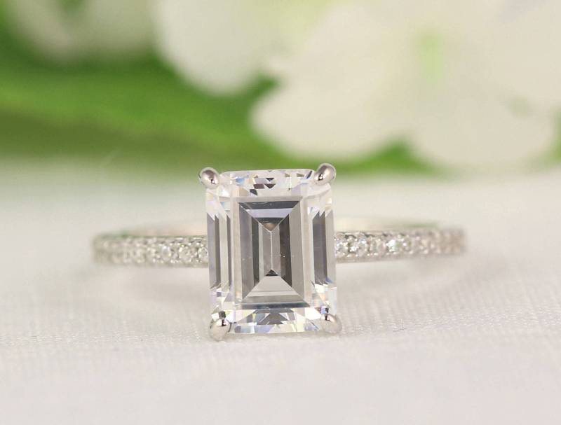 Solitärring - Smaragdschliff Verlobungsring Silber | 3 Karat Zentrum von PescaraJewelry