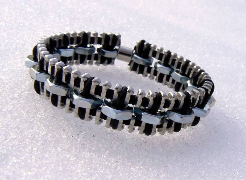 Industrielle Sechskantmutter Zipper Armband von PeteAndVeronicas