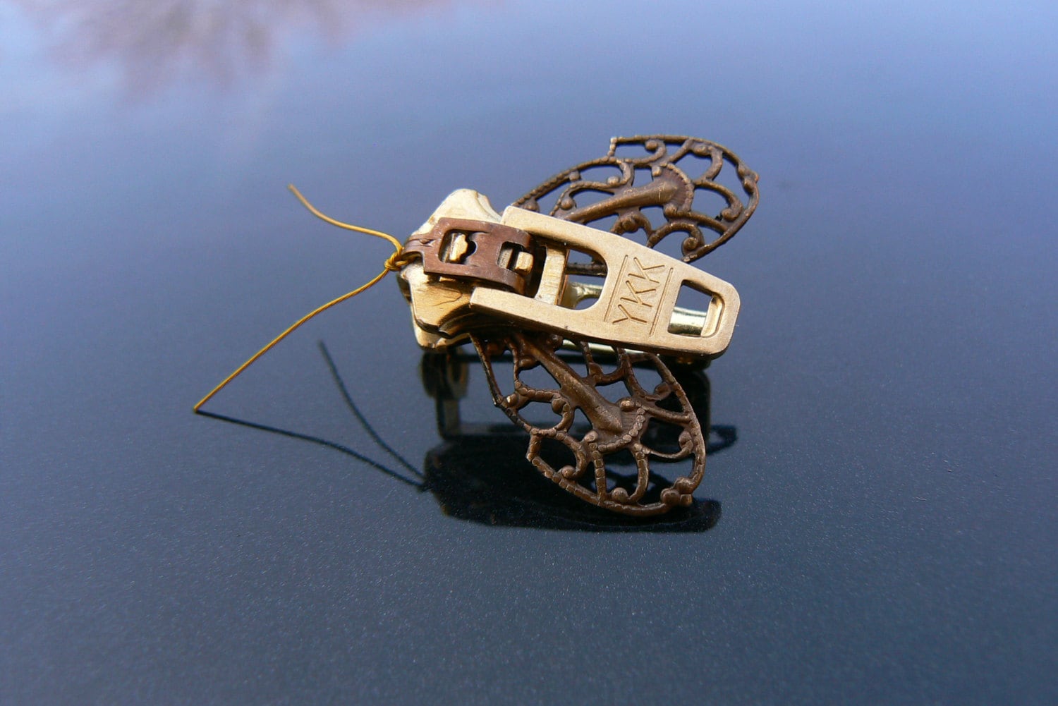 steampunk-Motte Reißverschluss Brosche von PeteAndVeronicas