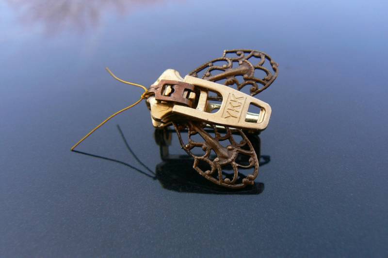 steampunk-Motte Reißverschluss Brosche von PeteAndVeronicas