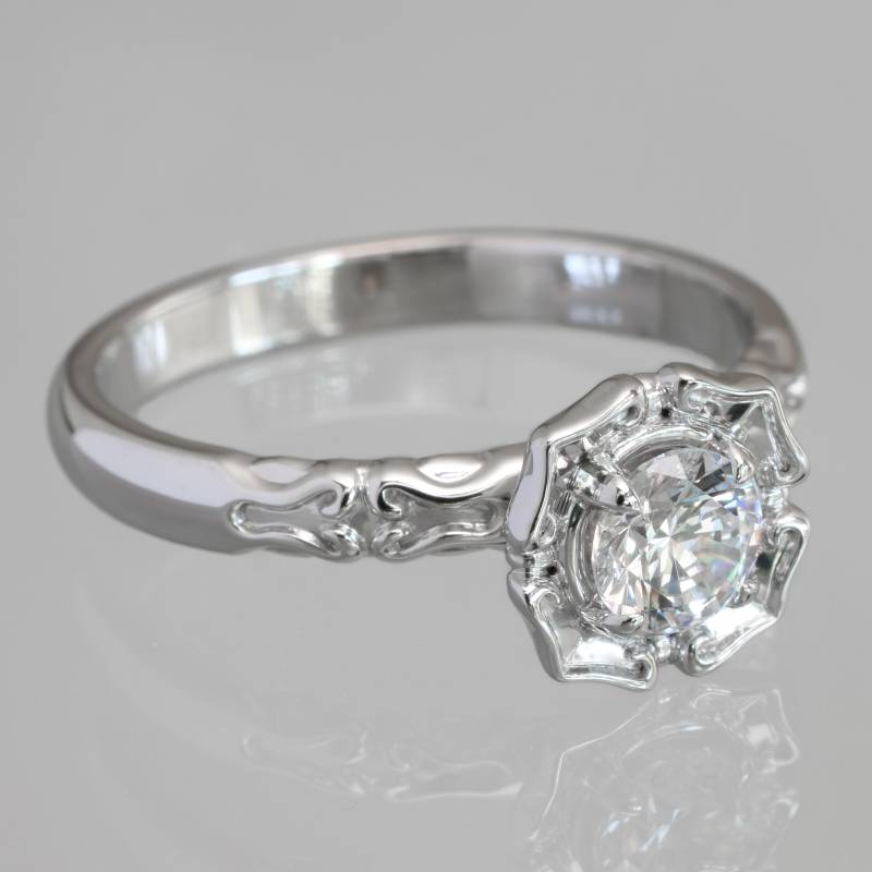 Blütenblätter Halo Diamant-Verlobungsring, Antique Styling, in 14K Gelbgold, Weißgold Oder Rosegold Blütenblätter Halo Diamant-Verlobungsring, Antique Styling, in 14K Gelbgold, Weißgold Oder Rosegold von PeteRhodesDesigns