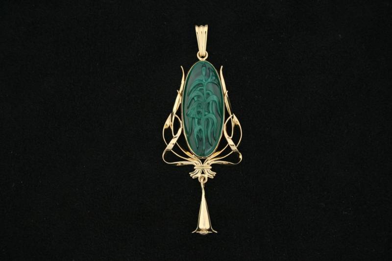 Blumen Anhaenger, Stein - Malachit, 750 Gelbgold, Unikat #425 von Petertrobertson