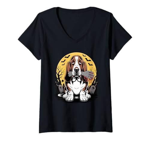 Damen Halloween Mond Zombie Hand Petit Basset Griffon Vendéen PBGV T-Shirt mit V-Ausschnitt von Petit Basset Griffon Lover Gifts