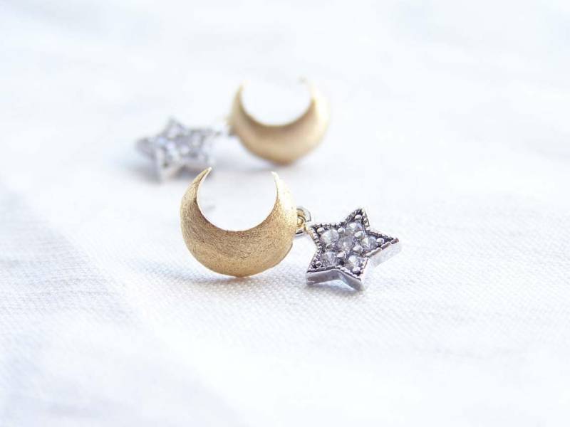 Mond Und Stern Ohrringe ~ Halbmond Gebürsteter Goldhalbmond Kleine Silberne Stern-Ohrstecker Schlichter Moderner Schmuck von PetitBlue