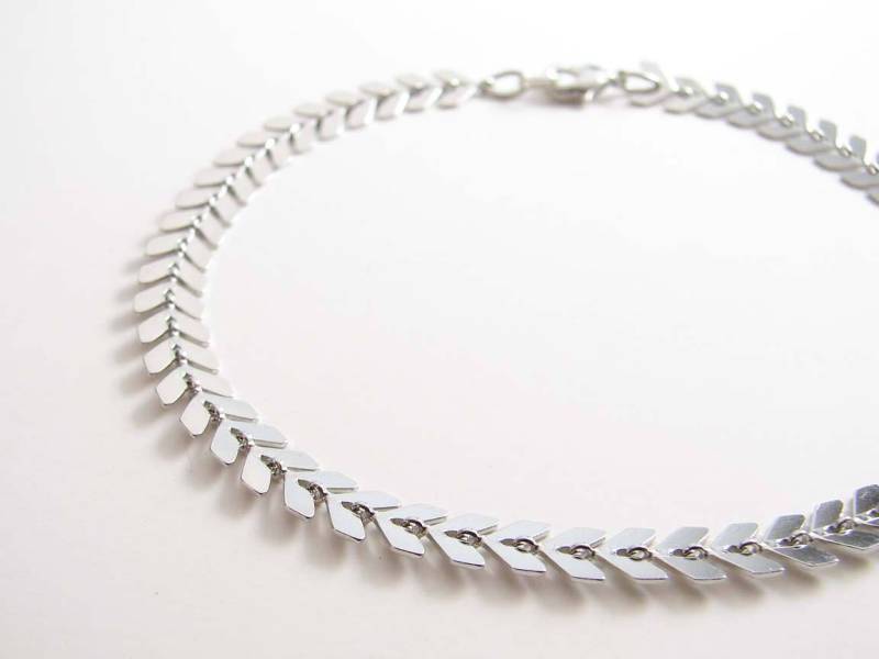 Silbernes Chevron Fußkettchen ~ Pfeil Fischgrät Fuß Schmuck Sommer Brautjungfer Geschenk Strandhochzeit von PetitBlue