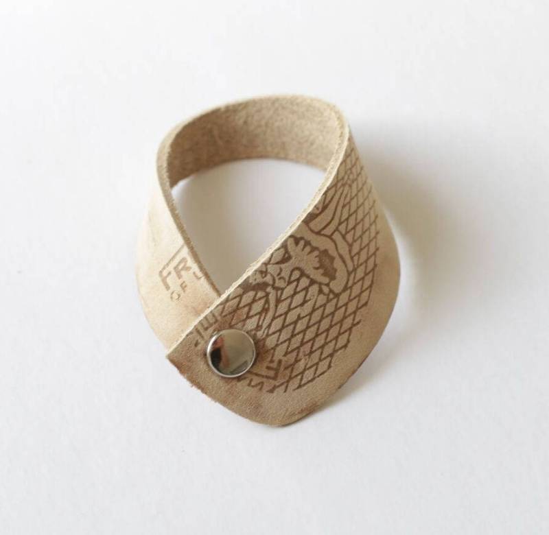 Solewrap Bracelet | Wendbares, Upcycled, Recyceltes, Leder, Wildlederarmband Aus Gebrauchten Spitzenschuhen; Made in Nyc von PetitPasNYC