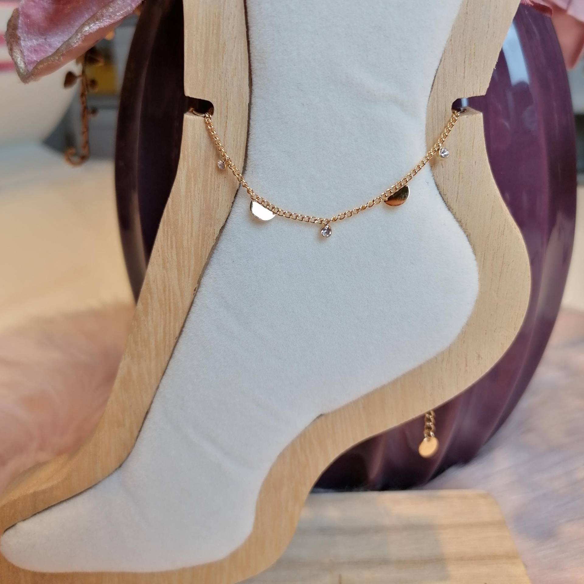 Fusskette Gold 14K Aus Edelstahl Mit Kleinen Zirkon Steinchen Und Halb Plättchen Fusskette Gold 14K Aus Edelstahl Mit Kleinen Zirkon Steinchen Und Halb Plättchen von PetiteBeauteshop