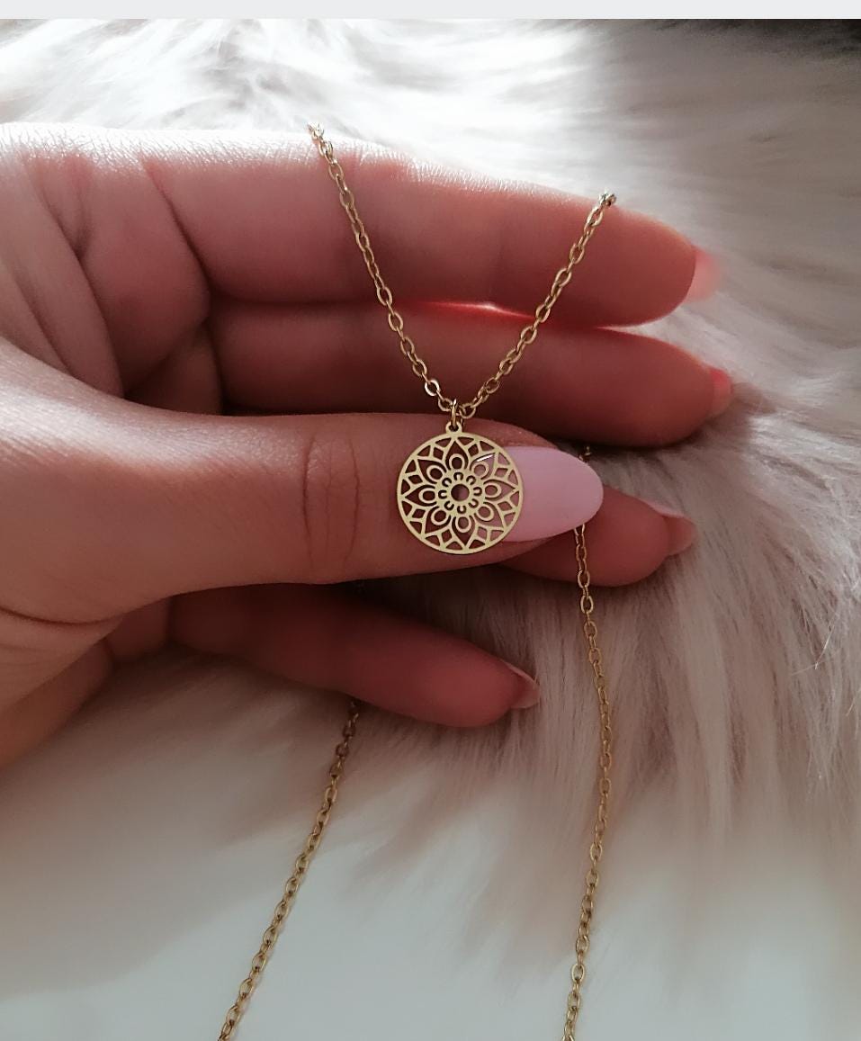Mandala Halskette Gold, Des Glücks, Edelstahl Mandala Halskette Gold, Des Glücks, Edelstahl von PetiteBeauteshop