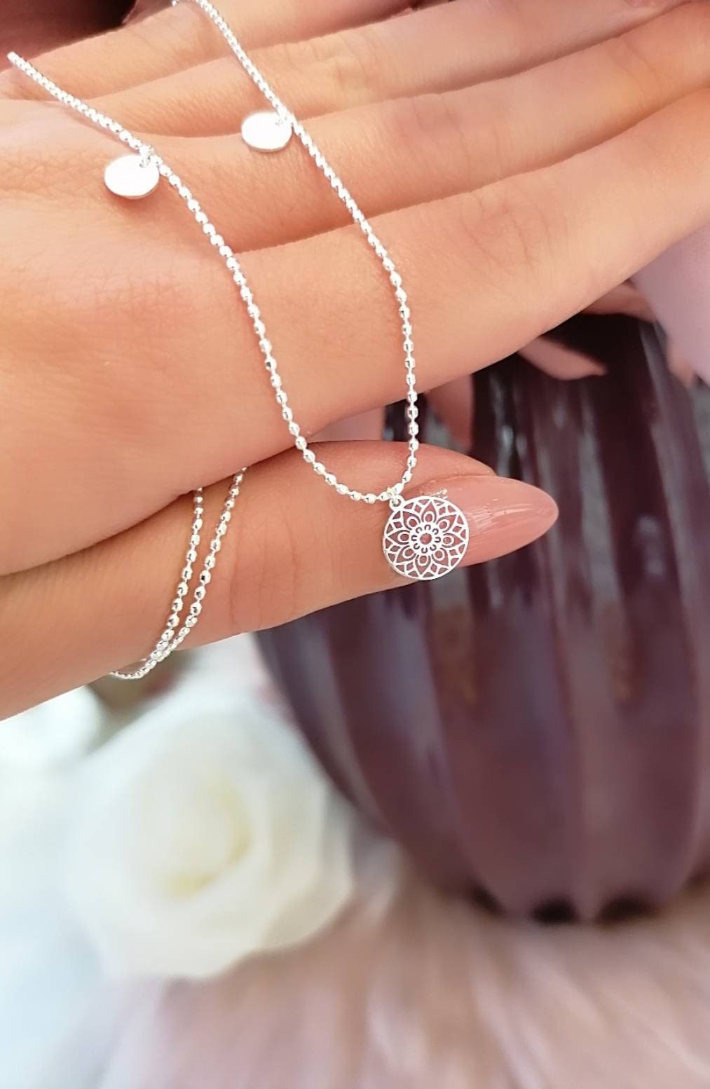 Mandala Plättchen Halskette in Silber Aus Edelstahl Mandala Plättchen Halskette in Silber Aus Edelstahl von PetiteBeauteshop