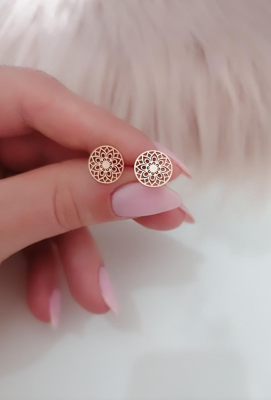 Ohrstecker Mandala Rosegold, Edelstahl, Ornament Ohrstecker, Zarte Ohrringe, Nickelallergiefrei Ohrstecker Mandala Rosegold, Edelstahl, Ornament Ohrstecker, Zarte Ohrringe, Nickelallergiefrei von PetiteBeauteshop
