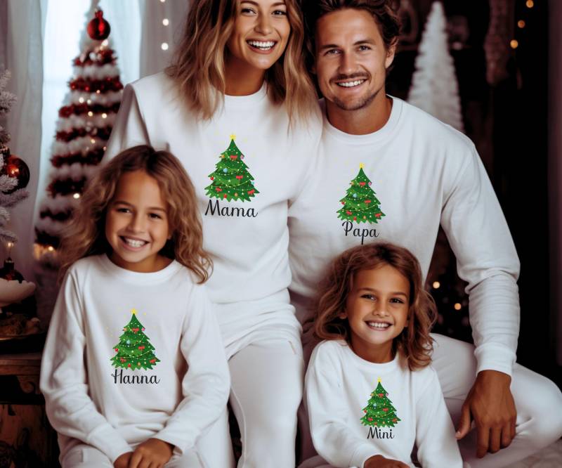 Personalisierte Familien Sweatshirts Für Weihnachten Mit Namen, Shirts Weihnachten, Matching Christmas Shirts, Familienoutfit von PetiteDesignAtelier