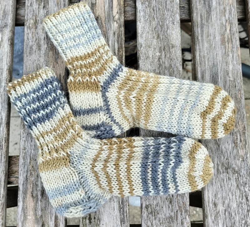 Wollsocken, Socken, Wandersocken, Kindersocken Größe 28/29, Bettsocken, Schlafsocken Wollsocken, Socken, Wandersocken, Kindersocken Größe 28/29, Bettsocken, Schlafsocken von PetiteFraiseDesign