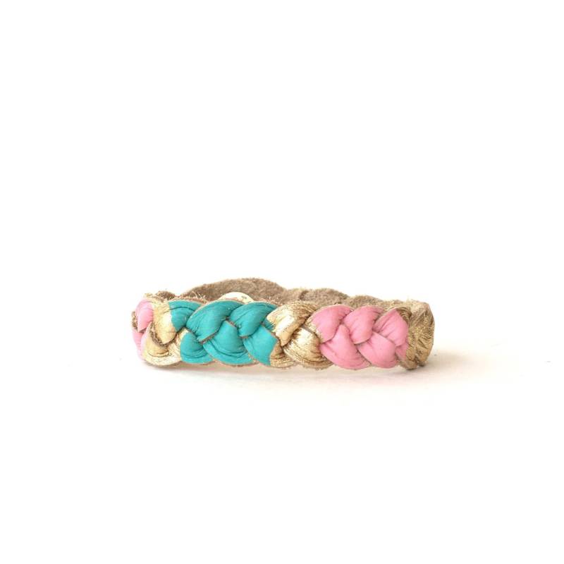 Metallic Gold Stapelbares Armband, Geflochtenes Lederarmband, Diffusor Geschenk Unter 15, Für Kleines Mädchen, Leder Geflochtenes Armband von PetiteHero