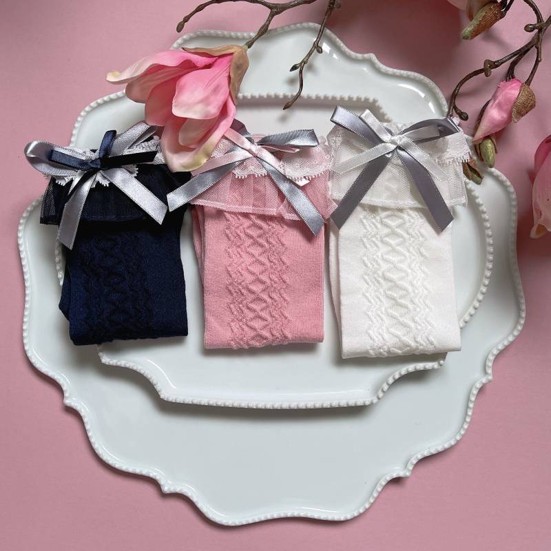 Matari Lace Kniestrümpfe von PetitejuLiaBoutique