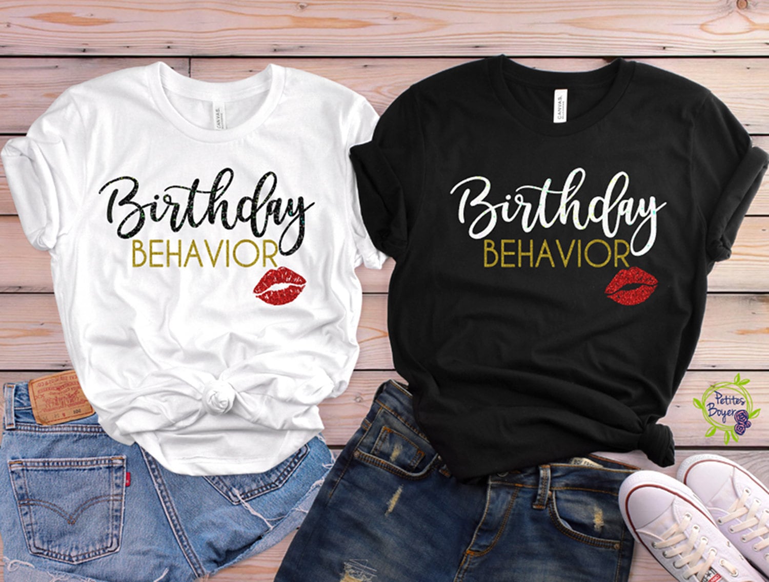 Geburtstags-Verhalten Kiss Lips Glitter Vinyl T-Shirt - Weiches Unisex Bella + Canvas Teen Geburtstag 21 Sweet Sixteen Schwarz Weiß Rot Gold von PetitesBoyer