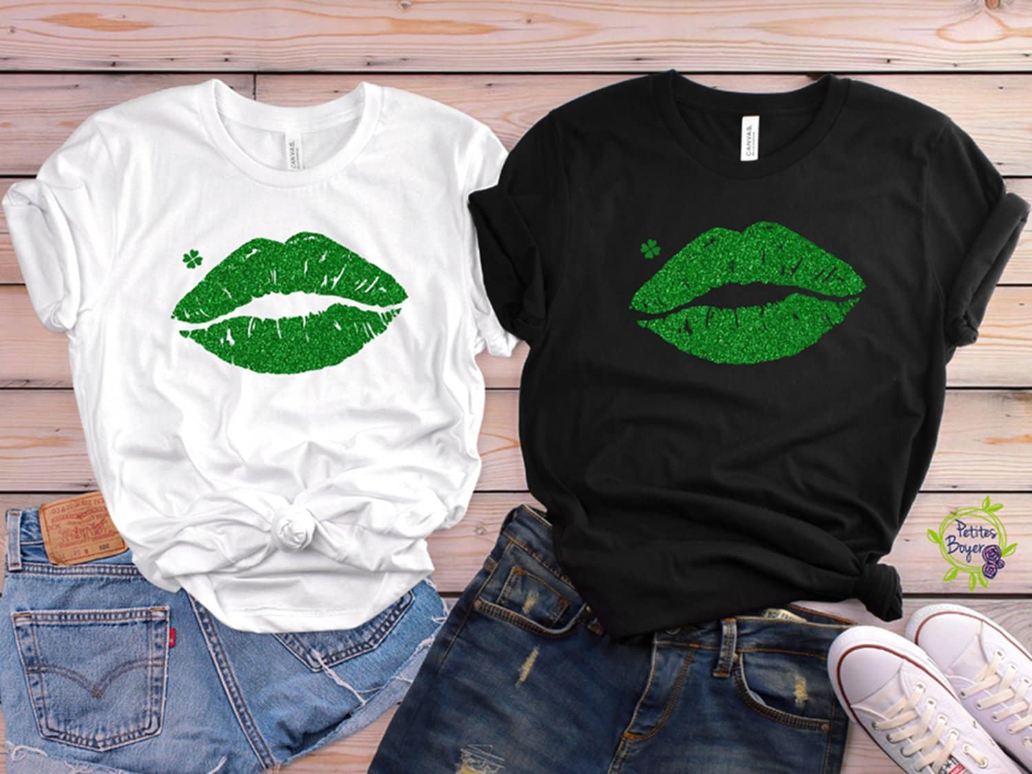 st. Patrick's Day Glitter Vinyl T-Shirt - Unisex Bella + Canvas Grün Schwarz Weiß Irisch Kleeblatt Beauty Mark Makeup Kiss Me von PetitesBoyer