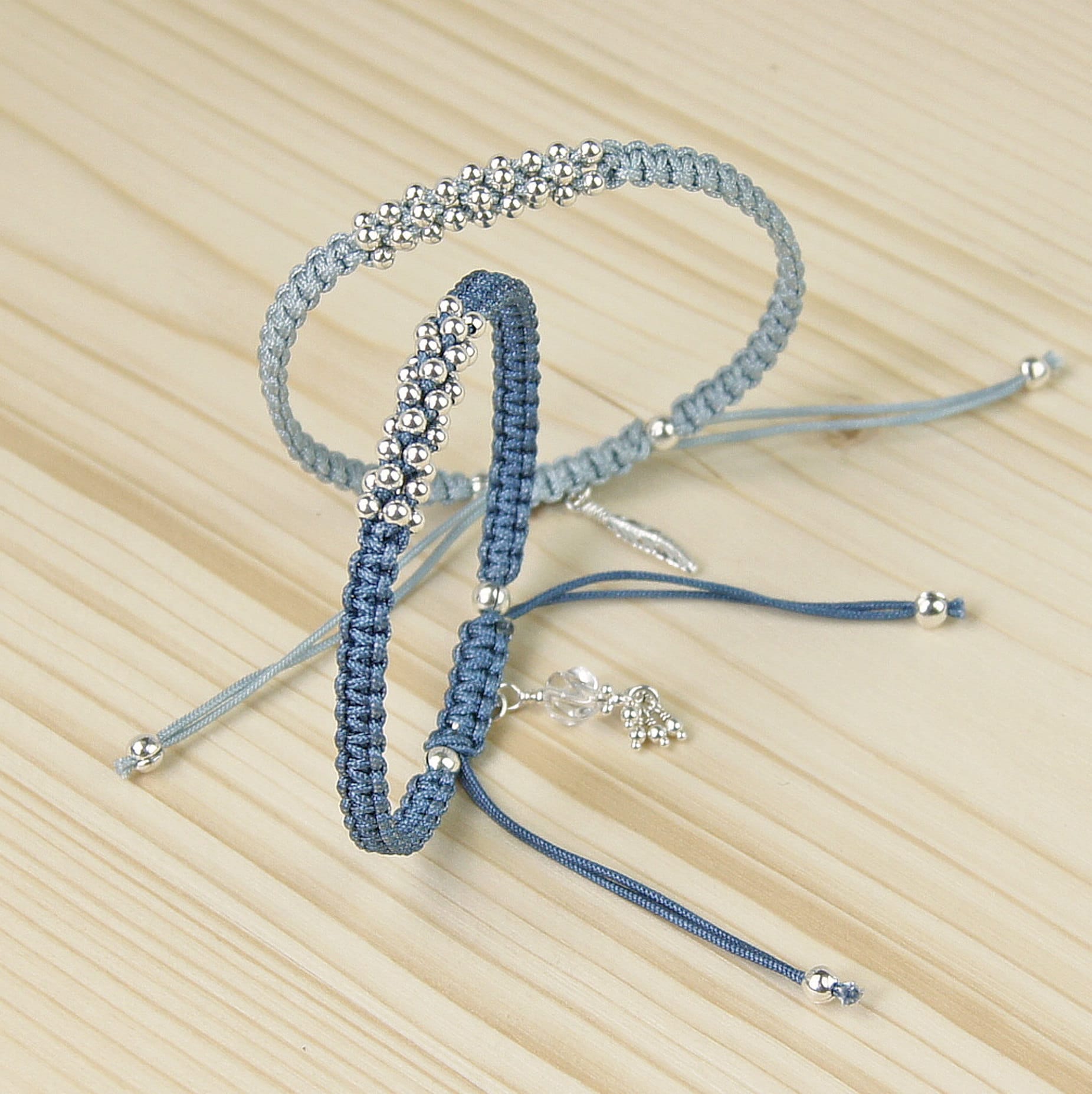 Armband Mit 925Er Silberperlen, Erhältlich in Verschiedenen Blautönen Armband Mit 925Er Silberperlen, Erhältlich in Verschiedenen Blautönen von PetitsPoisSontVerres