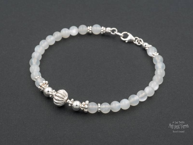 Bestehend Aus Steinen Edelsteine Der Weiße Mond Und Silber 925 Perlen Armband Bestehend Aus Steinen Edelsteine Der Weiße Mond Und Silber 925 Perlen Armband von PetitsPoisSontVerres