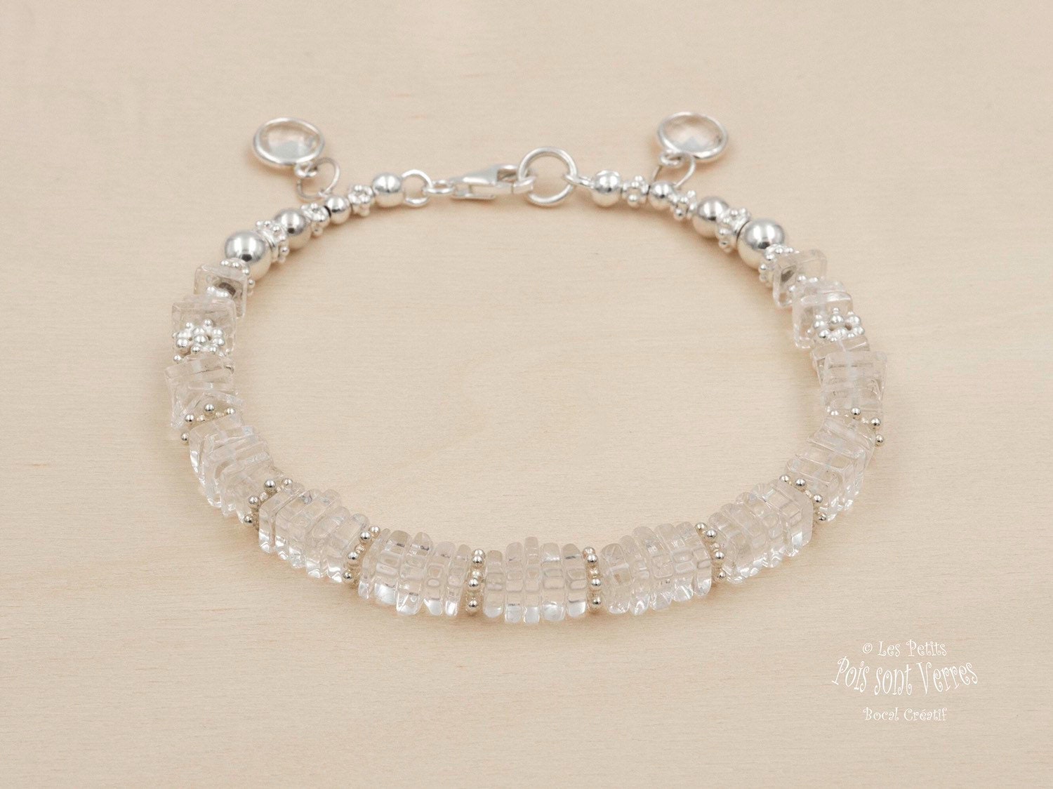 Edelsteine Armband Bestehend Aus Steinen Im Bergkristall Und Silber 925 Perlen Edelsteine Armband Bestehend Aus Steinen Im Bergkristall Und Silber 925 Perlen von PetitsPoisSontVerres