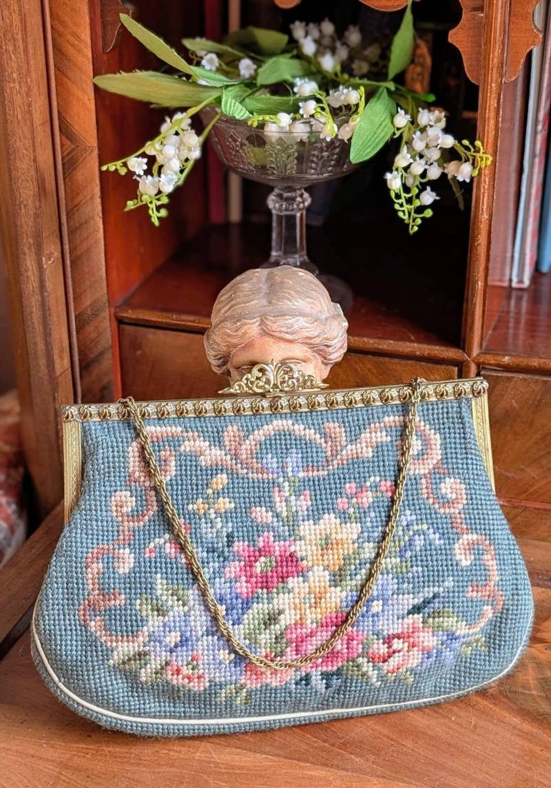 Vintag Blumige Hübsche Gobelin - Stickerei Tasche , Rosenmuster Abendtasche Grün Grundig/Bunt Vintag Blumige Hübsche Gobelin - Stickerei Tasche , Rosenmuster Abendtasche Grün Grundig/Bunt von PetraAllesMeins