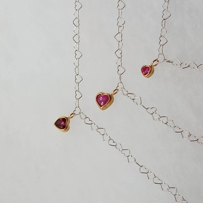 Herzschmuck Anhänger Mit Stein Rot An Herzkette Silber von PetraBitschINYU