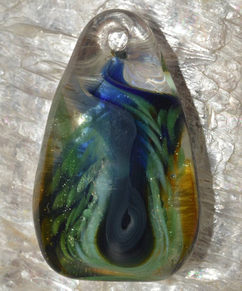 Glas Anhänger Grün Stardust Waben Und Kobalt Gefaltet Verdreht - Handblown von PetrichorArts