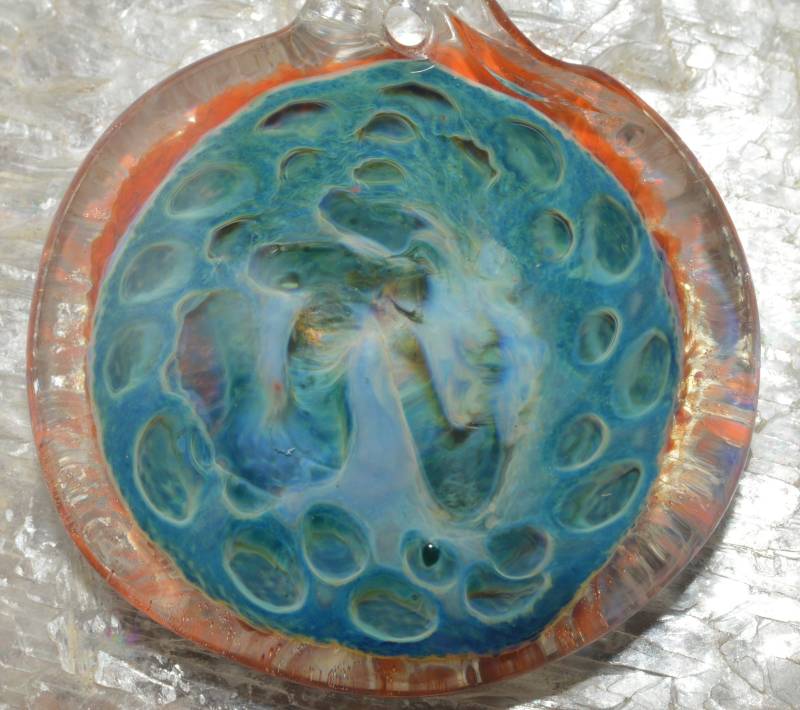 Glas-Anhänger Mit Om-Symbol in Blauen Mond Und Lava - Einzigartige Handblown von PetrichorArts