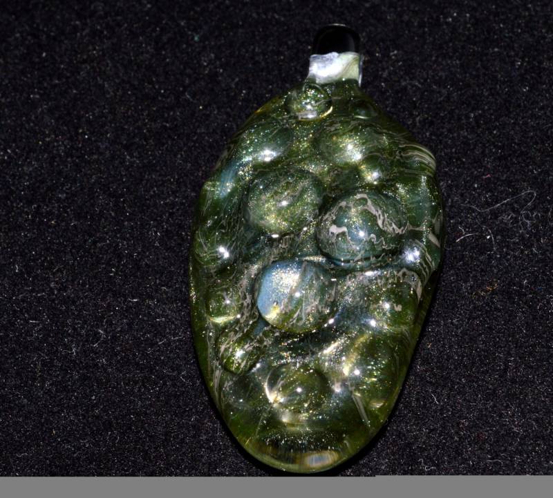 Verdrehte Funkelnde Anhänger Mit Dewdrops - Handblown Glas von PetrichorArts