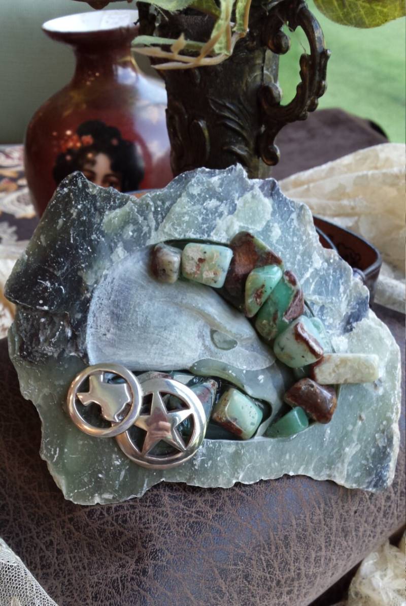 Gürtelschnalle Mit Handgeschnitztem Jade Adlerkopf von PetronellaGDesigns